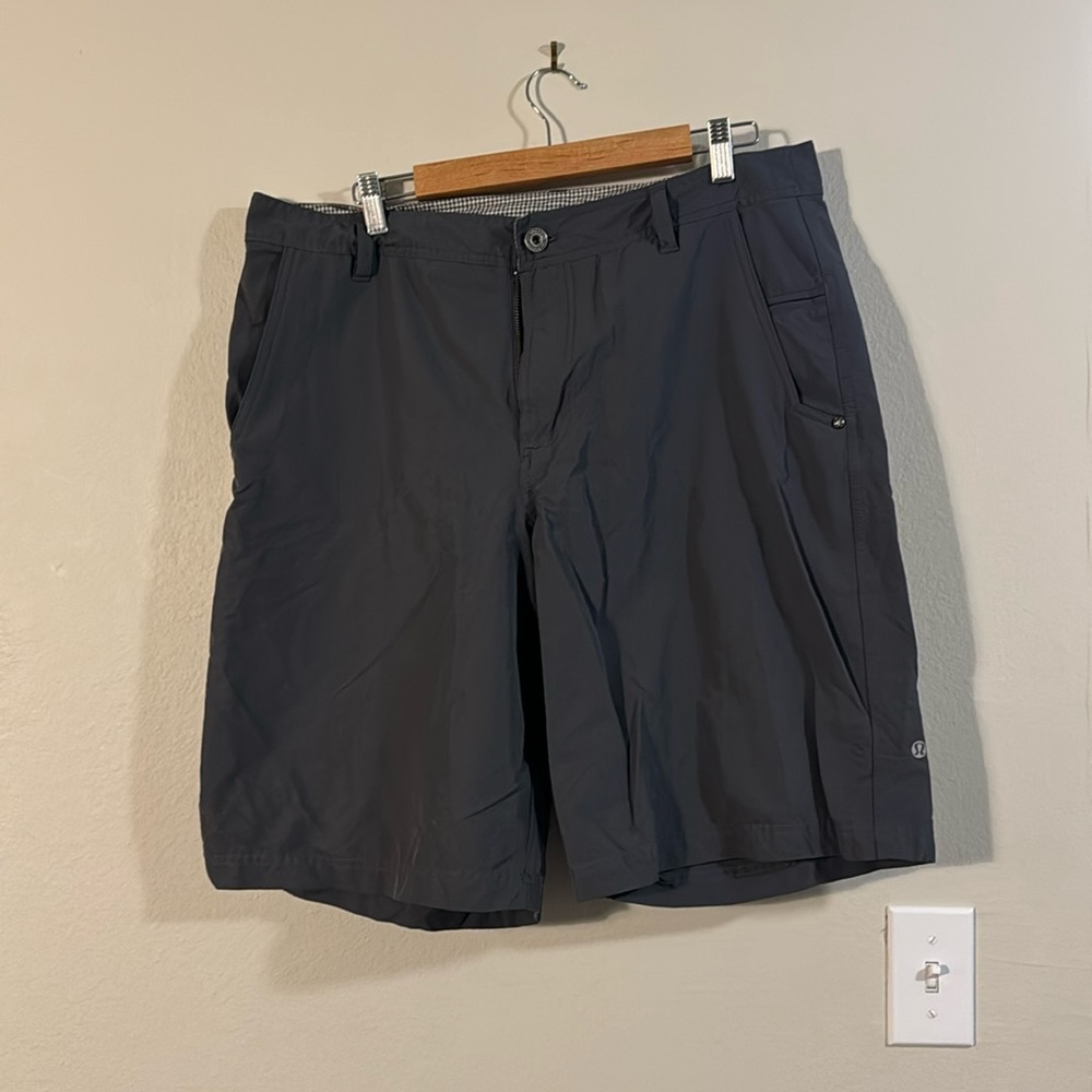 Lululemon Casual Shorts, 38.